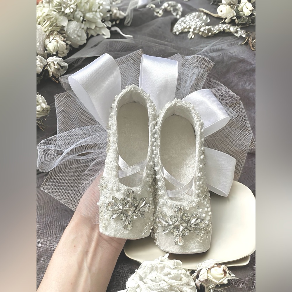 Handmade decorative velvet pointe shoes. Ballet shoes. Velvet Ballets. Pointe.